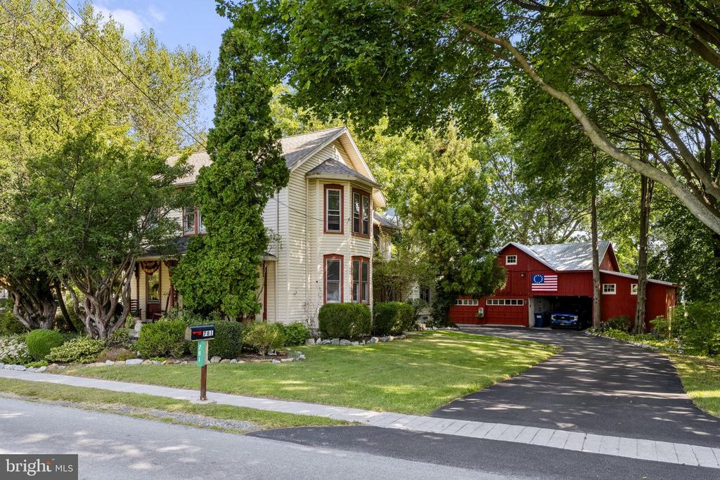 781 NEWPORT AVE, Gap, PA 17527