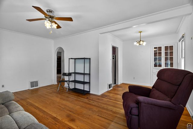 2325 SW Harrison ST, Topeka, KS 66611