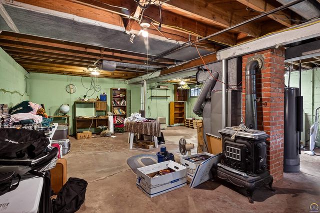 2325 SW Harrison ST, Topeka, KS 66611