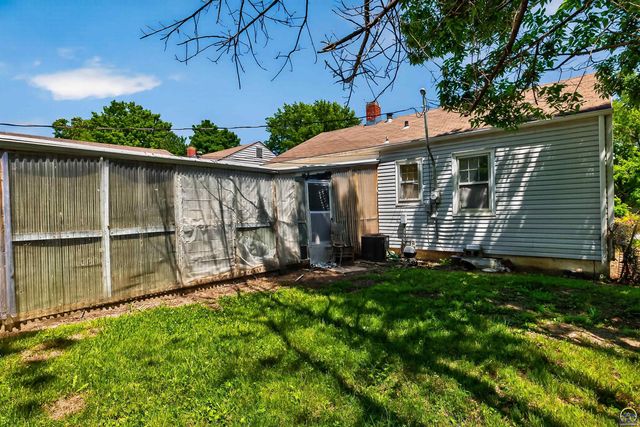 2325 SW Harrison ST, Topeka, KS 66611