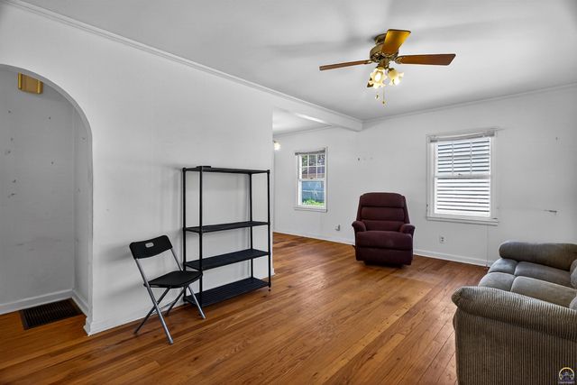 2325 SW Harrison ST, Topeka, KS 66611