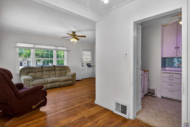 2325 SW Harrison ST, Topeka, KS 66611