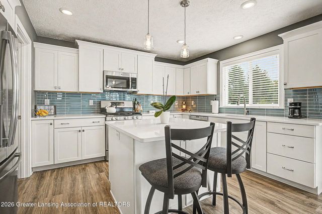 3861 Carnaby Drive, Lansing, MI 48906