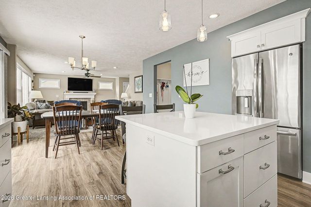 3861 Carnaby Drive, Lansing, MI 48906