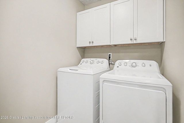 3861 Carnaby Drive, Lansing, MI 48906