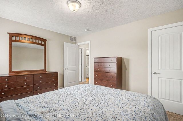 3861 Carnaby Drive, Lansing, MI 48906