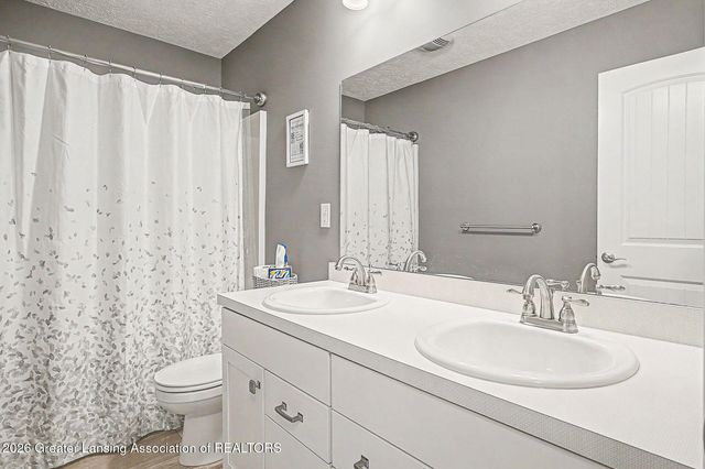 3861 Carnaby Drive, Lansing, MI 48906