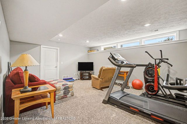 3861 Carnaby Drive, Lansing, MI 48906