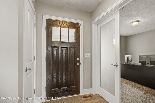 3861 Carnaby Drive, Lansing, MI 48906