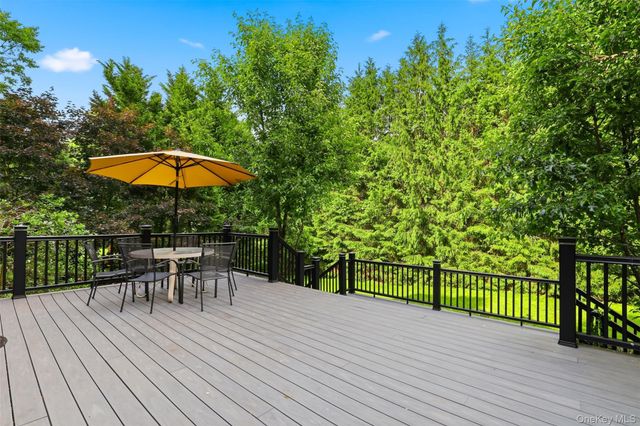 19 Shelley Lane, West Harrison, NY 10604