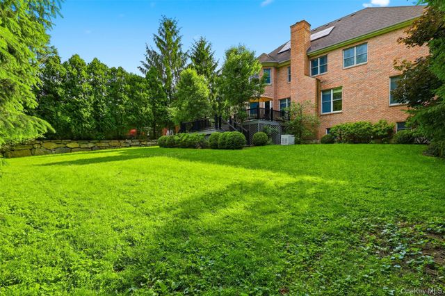 19 Shelley Lane, West Harrison, NY 10604