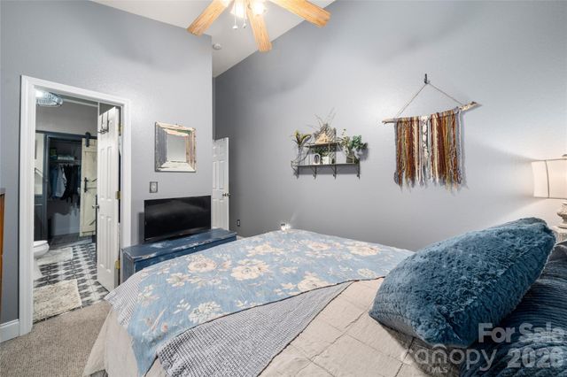 40 Whipoorwill Way, Waynesville, NC 28786