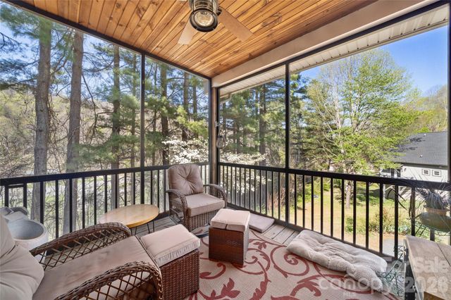 40 Whipoorwill Way, Waynesville, NC 28786
