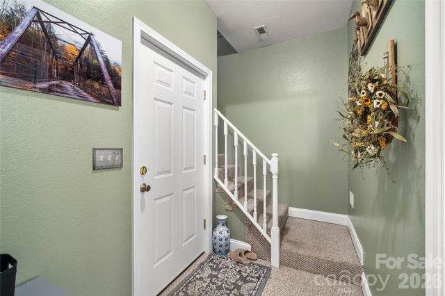 40 Whipoorwill Way, Waynesville, NC 28786