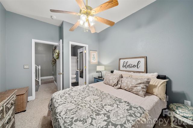 40 Whipoorwill Way, Waynesville, NC 28786