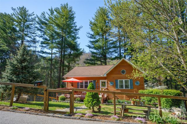 40 Whipoorwill Way, Waynesville, NC 28786
