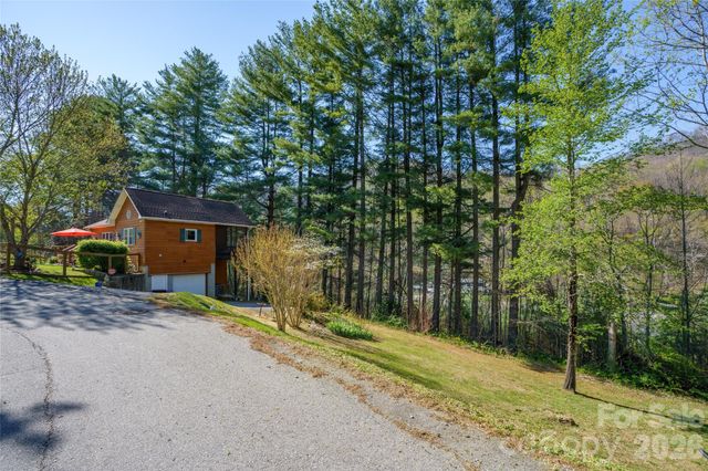 40 Whipoorwill Way, Waynesville, NC 28786