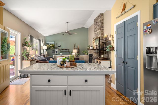 40 Whipoorwill Way, Waynesville, NC 28786