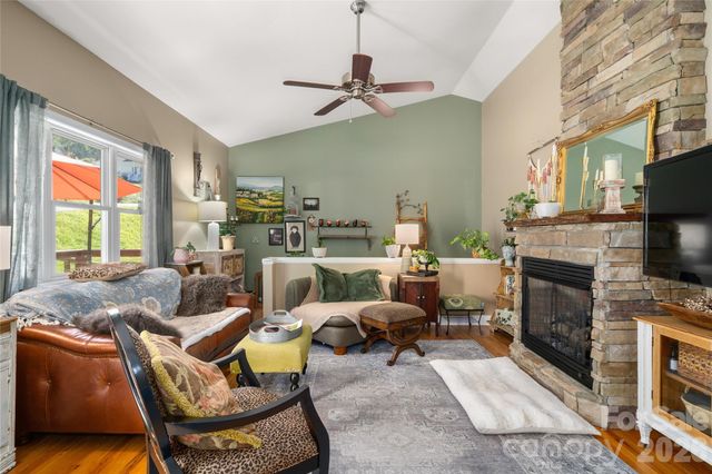 40 Whipoorwill Way, Waynesville, NC 28786