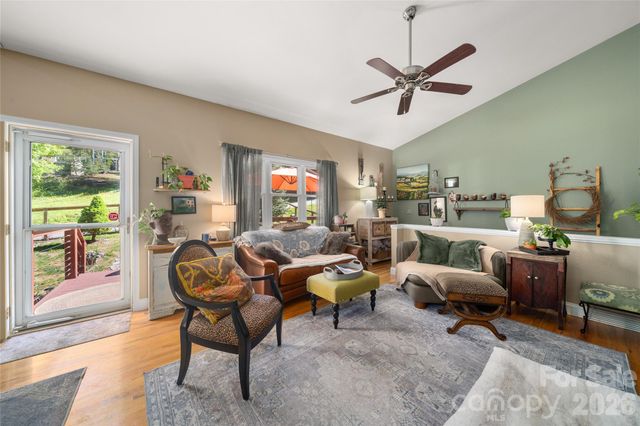 40 Whipoorwill Way, Waynesville, NC 28786