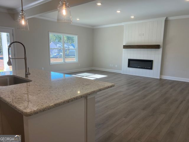 3527 Iron Hearth Bend 112A, Snellville, GA 30039