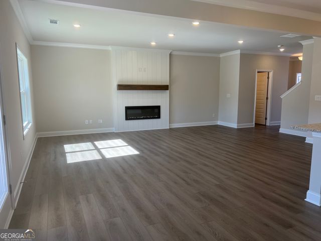 3527 Iron Hearth Bend 112A, Snellville, GA 30039