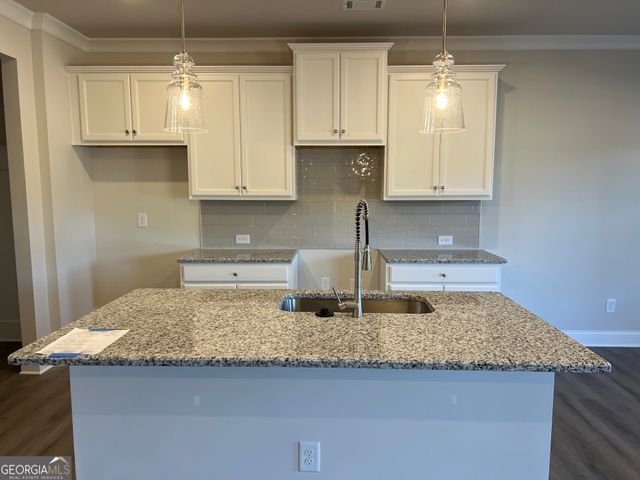 3527 Iron Hearth Bend 112A, Snellville, GA 30039