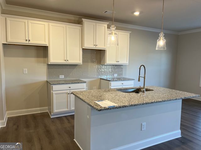 3527 Iron Hearth Bend 112A, Snellville, GA 30039