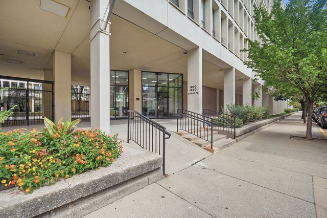 1400 E 55th Place 208S, Chicago, IL 60637