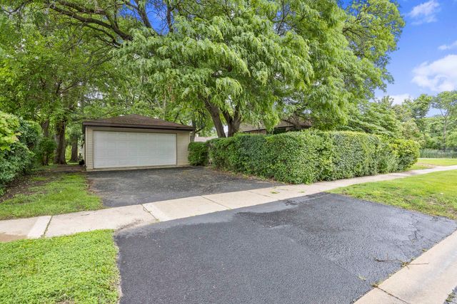 18516 Riegel Road, Homewood, IL 60430
