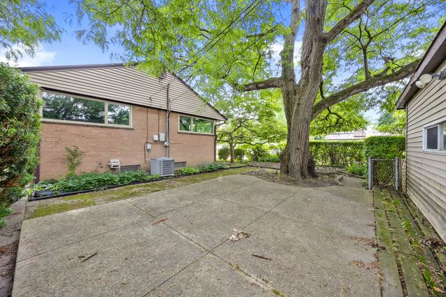 18516 Riegel Road, Homewood, IL 60430