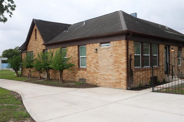 3121 Southmore Boulevard, Houston, TX 77004