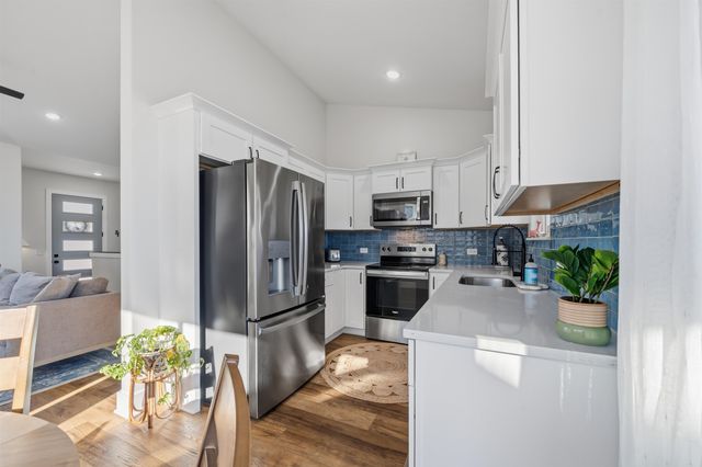 5432 N Saint Paul Ct, Wichita, KS 67204