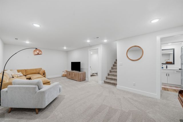 5432 N Saint Paul Ct, Wichita, KS 67204