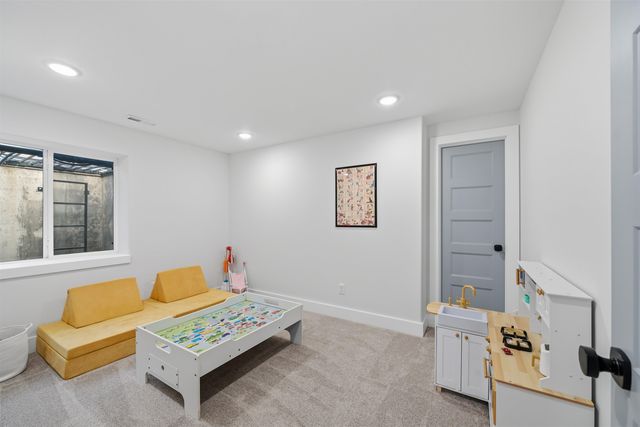 5432 N Saint Paul Ct, Wichita, KS 67204