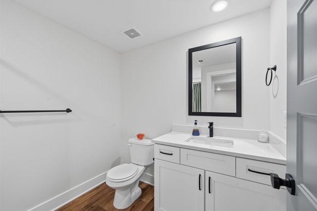 5432 N Saint Paul Ct, Wichita, KS 67204