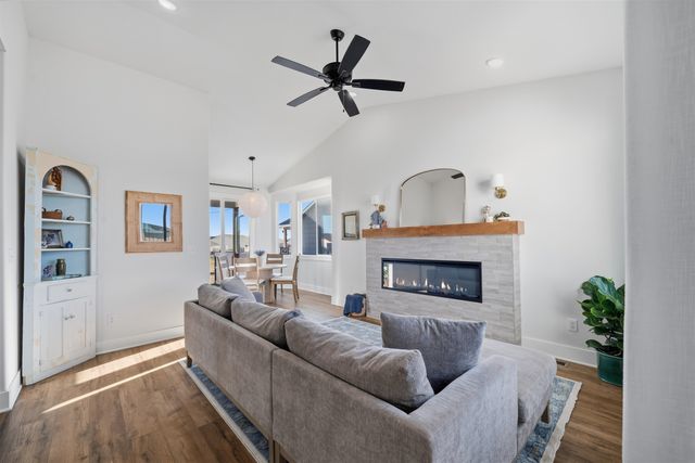 5432 N Saint Paul Ct, Wichita, KS 67204