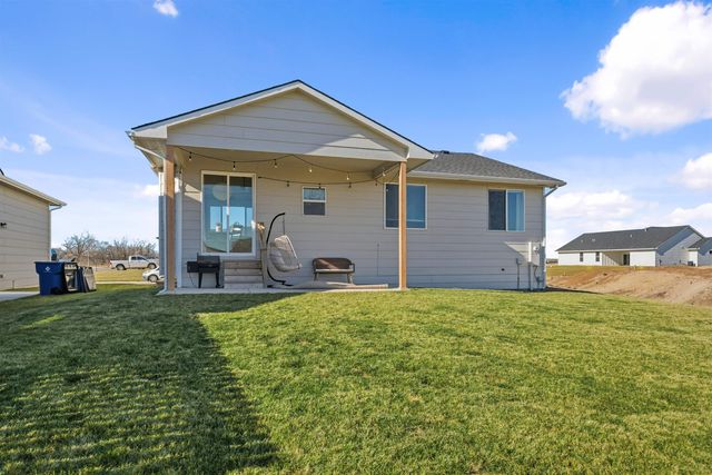 5432 N Saint Paul Ct, Wichita, KS 67204