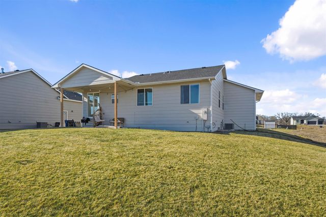 5432 N Saint Paul Ct, Wichita, KS 67204