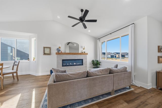 5432 N Saint Paul Ct, Wichita, KS 67204