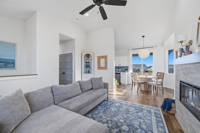 5432 N Saint Paul Ct, Wichita, KS 67204