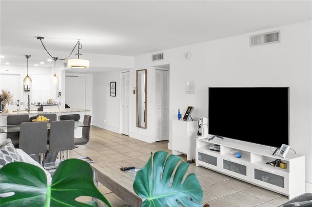 3010 N Course Drive 104, Pompano Beach, FL 33069