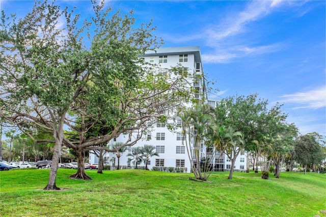 3010 N Course Drive 104, Pompano Beach, FL 33069