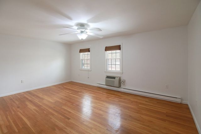 60 Lake St D, Winchester, MA 01890