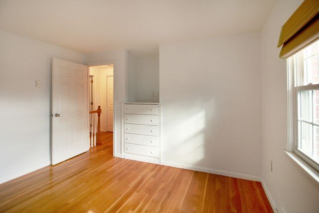 60 Lake St D, Winchester, MA 01890