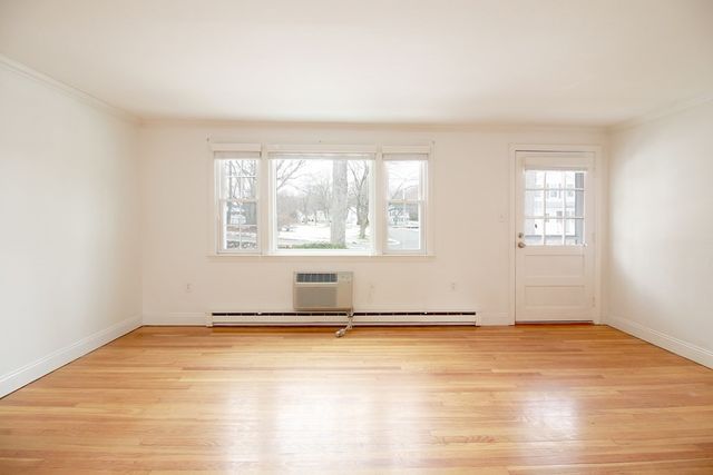 60 Lake St D, Winchester, MA 01890