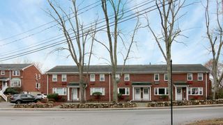 60 Lake St D, Winchester, MA 01890
