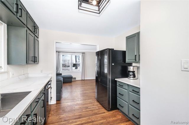 1821 N Lafayette Avenue, Royal Oak, MI 48073