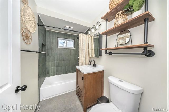 1821 N Lafayette Avenue, Royal Oak, MI 48073