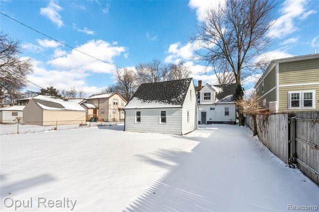 1821 N Lafayette Avenue, Royal Oak, MI 48073